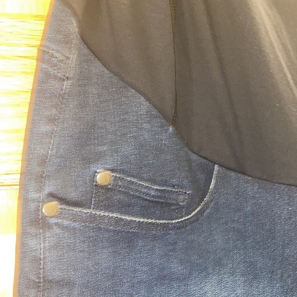 Kimi + Kai Maternity Straight Leg Denim Jeans - Picture 6 of 9